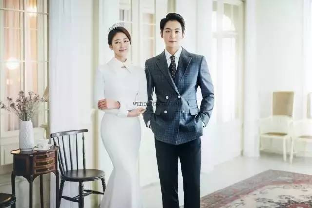 婚纱照夜景闪光灯摄影技巧,室内婚纱复古暖光怎么拍摄