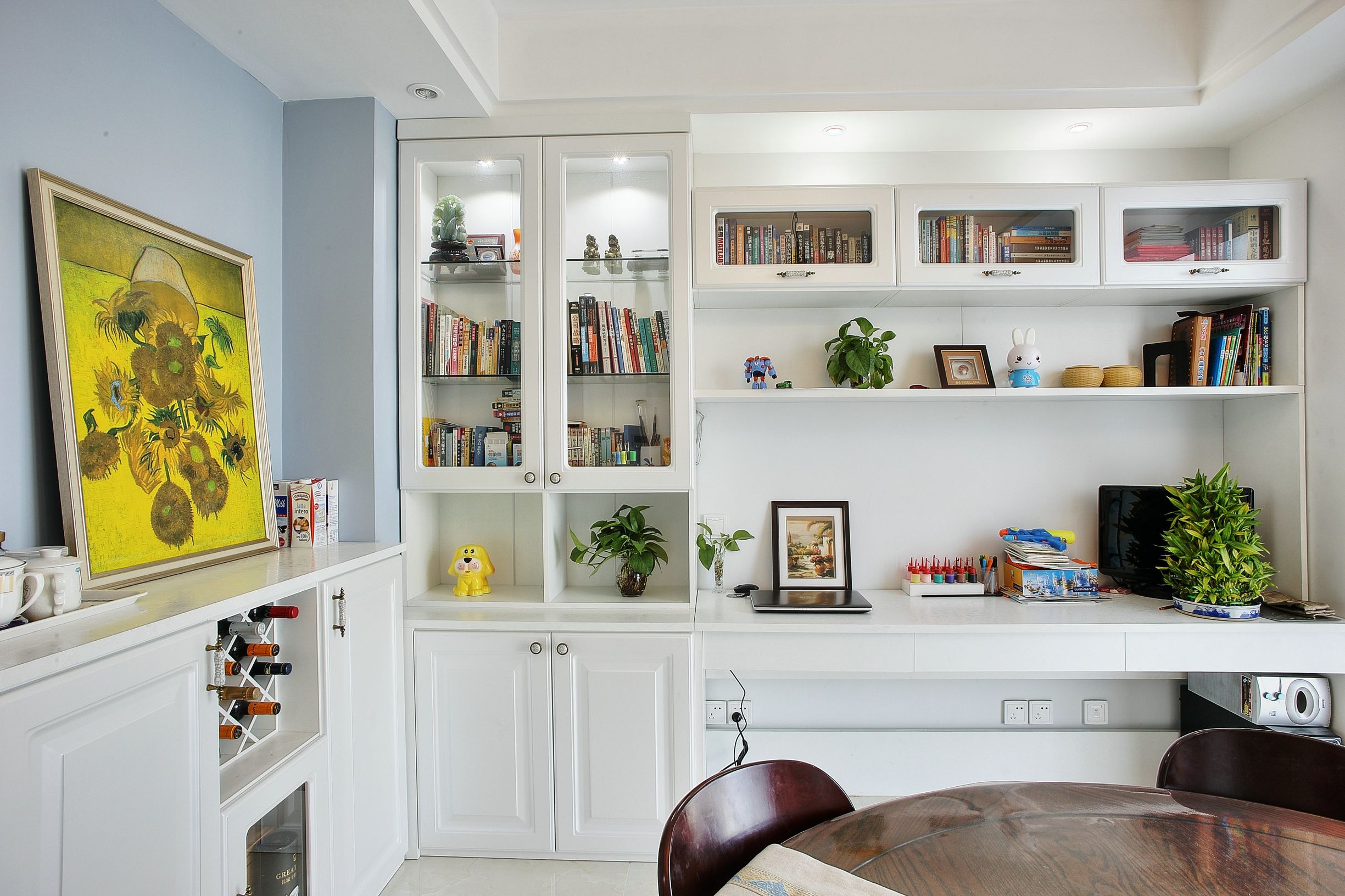 想要女神董卿般的才华?先订个小目标:装书房