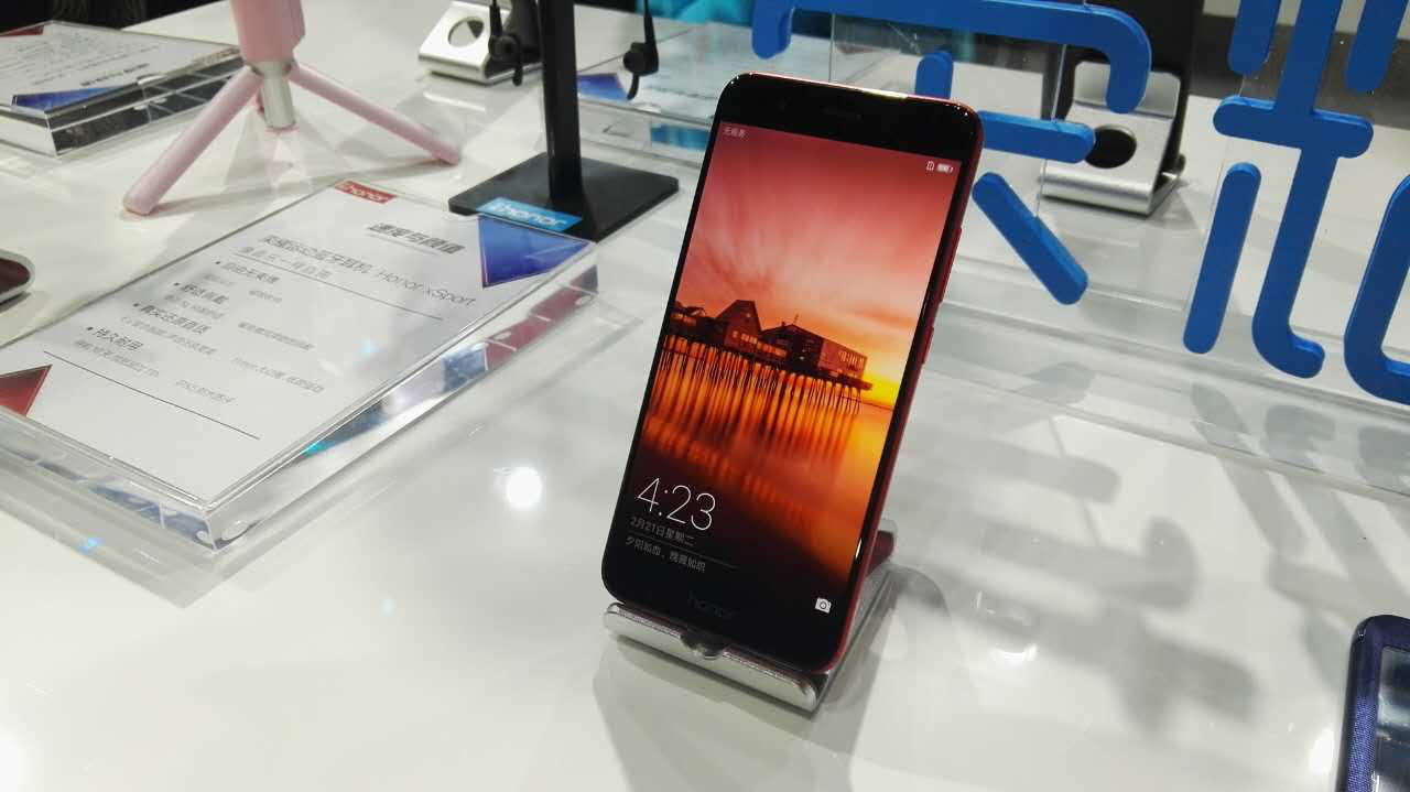 2020年v9麒麟960吃鸡,为什么荣耀v9会搭载一块2k屏