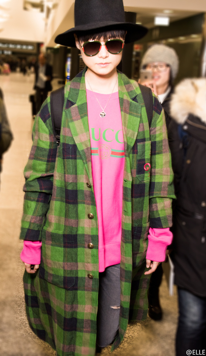 李宇春潮穿GUCCI,学陈奕迅、李易峰穿粉色耍萌