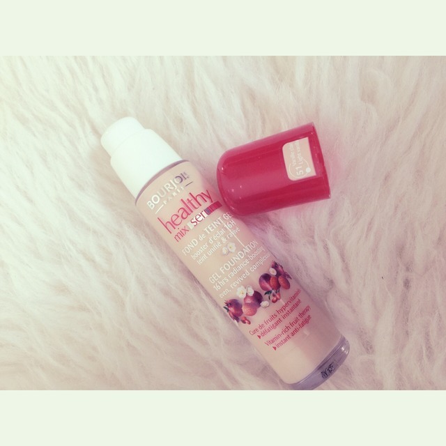 8款干皮自用热门底妆粉底大评测 (新手底妆最好用什么粉底)