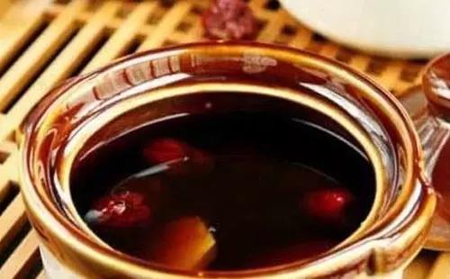 黑糖加什么喝补血养颜 (黑糖与什么搭配可补气血)