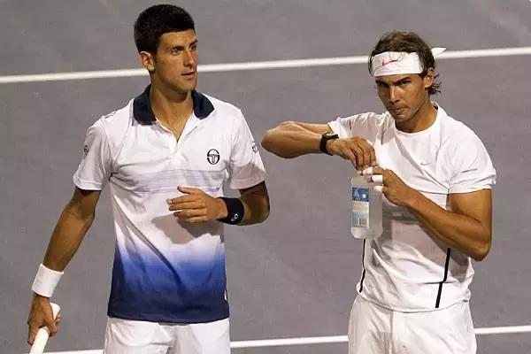 费德勒和纳达尔搭档双打神同步,费德勒跟德约科维奇比赛