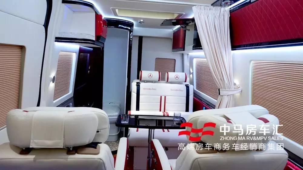 要的就是度假感!奔驰C10C有电视有沙发,有床有洗手间