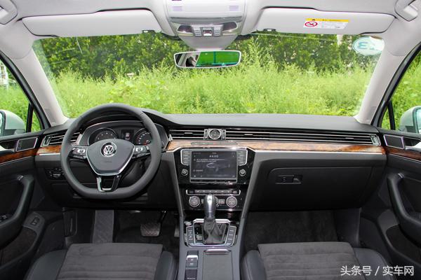 新款大众迈腾最低报价,大众迈腾2020款2.0t顶配版