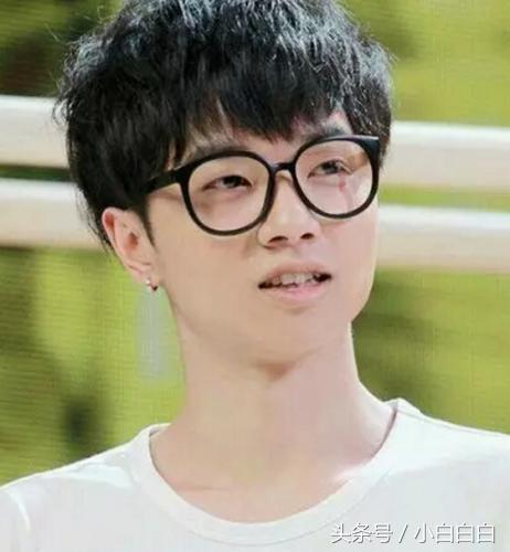 华晨宇整容是真的吗?华晨宇家庭背景曝光是富二代