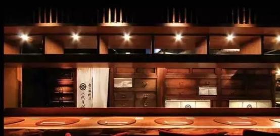 将一个濒临倒闭的百年米店做到年入15亿，他却更怕孩子们