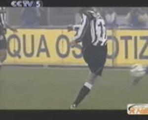 球队降级不离、遭遇财政危机不弃，他就是忠诚的代名词！