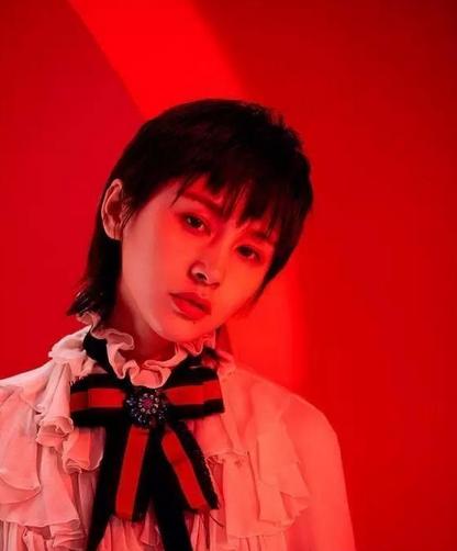 “翘尾发”火了,杨紫换了美10倍,宋佳王子文减龄全靠它!