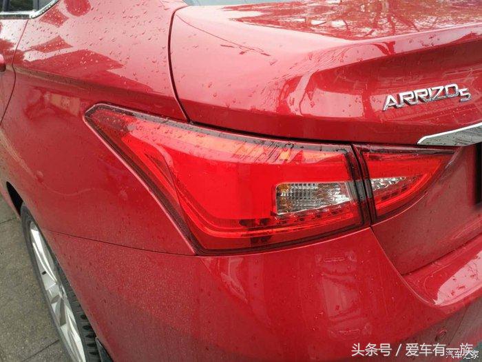 女司机不要买的车,奇瑞艾5红色