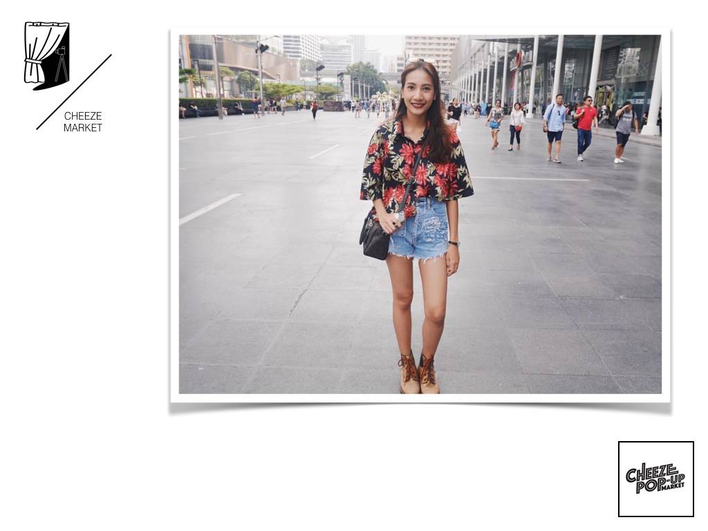 在曼谷,人妖+精油按摩文化市集