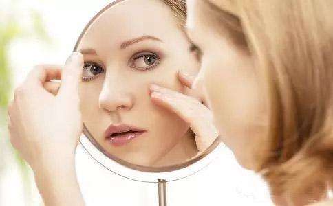 首选五种偏方祛痘印,顽固难消的长期痘印