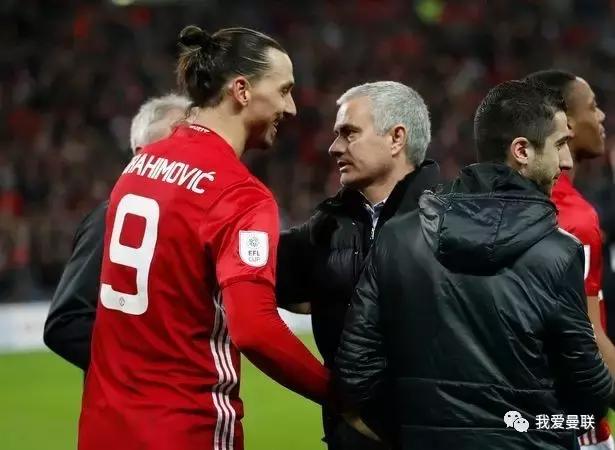 曼联首冠绝非终点，穆帅了却弗爵最大夙愿！颁奖典礼一瞬间太酷了