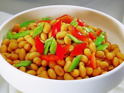 猪脚炖黄豆黄豆泡多久才软烂,黄豆怎么炖得软烂