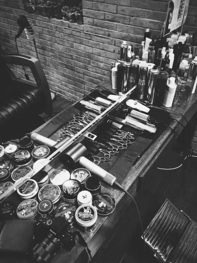 成都妹儿请注意！整容不用去医院，剪个短发也可以！