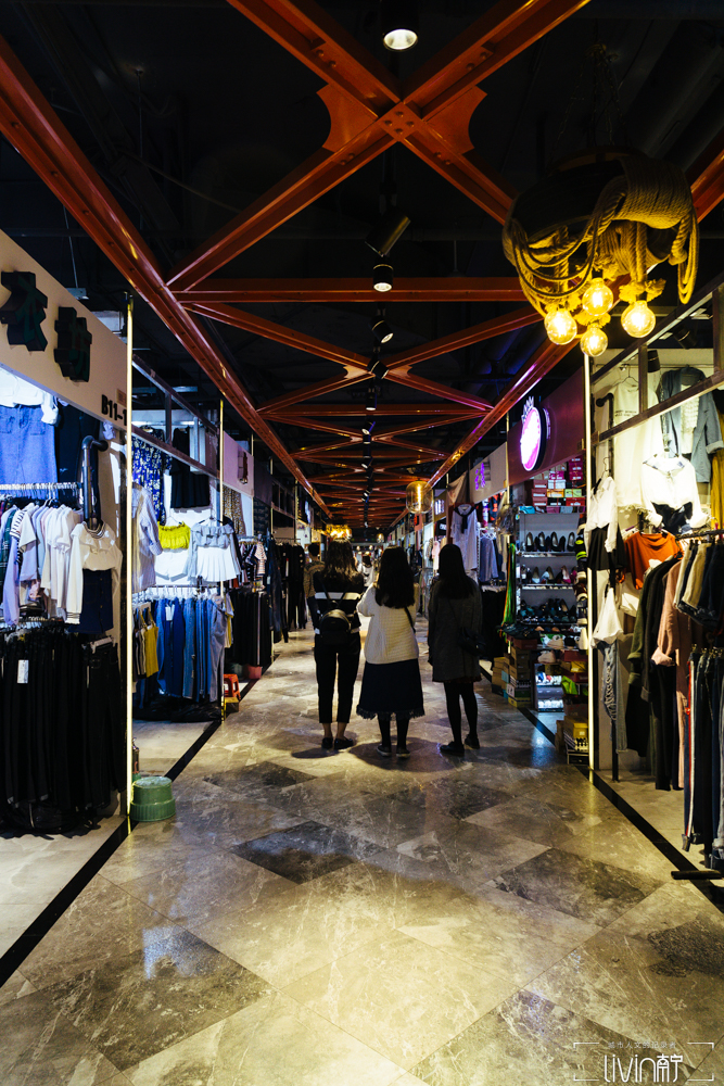 沉浸式逛南宁朝阳百货商店视频,南宁朝阳地下商业街人流