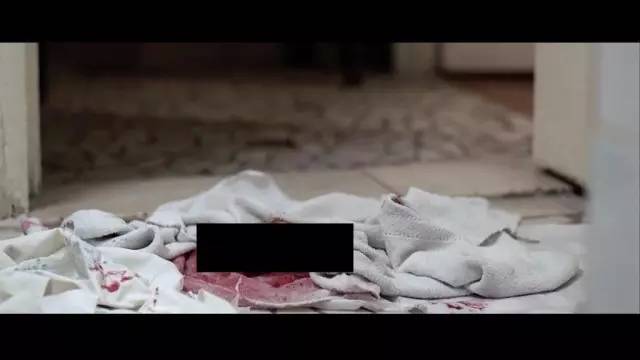 为了堕胎,她和怀孕的室友竟主动被无良医生玷污!