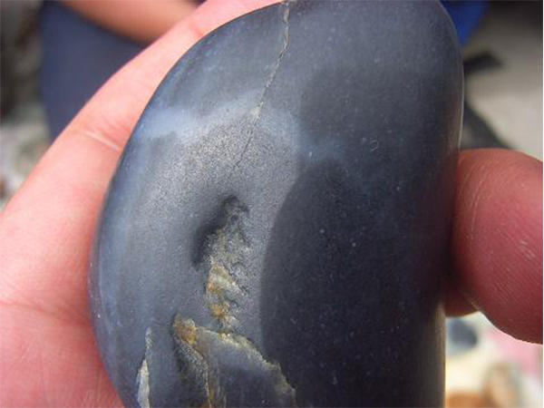 和田墨玉桃花石值钱吗,桃花石和田玉