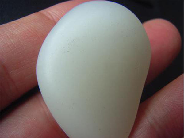 和田墨玉桃花石值钱吗,桃花石和田玉