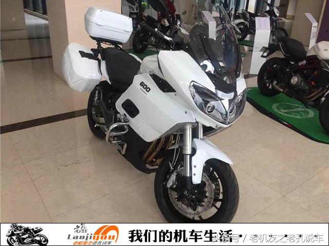 贝纳利黄巡600和春风国宾650哪个好,春风国宾650tr-g和贝纳利黄巡600