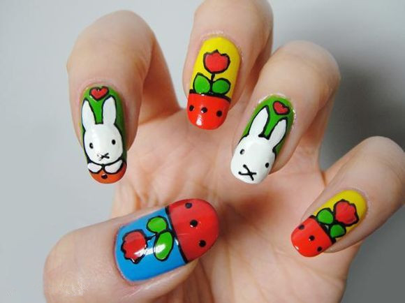 萌萌,站起来?萌萌只属于兔兔美甲的,有证据呢