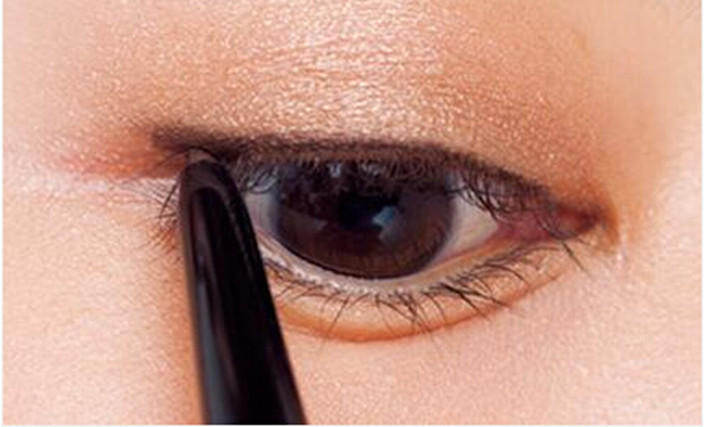 新手不会画眼线用什么眼影,新手不会画眼尾必看