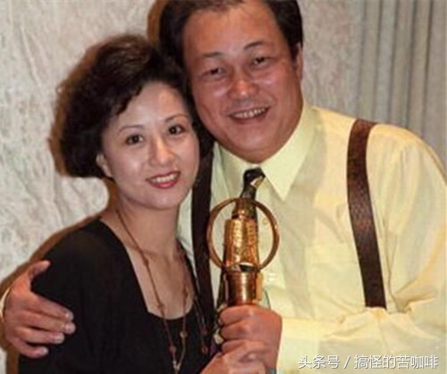 金超群演包青天后来换谁了,金超群因饰演包青天一夜成名