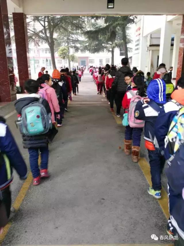 天呀!南阳市十一小“家长志愿者安全岗”竟然一岗难求!