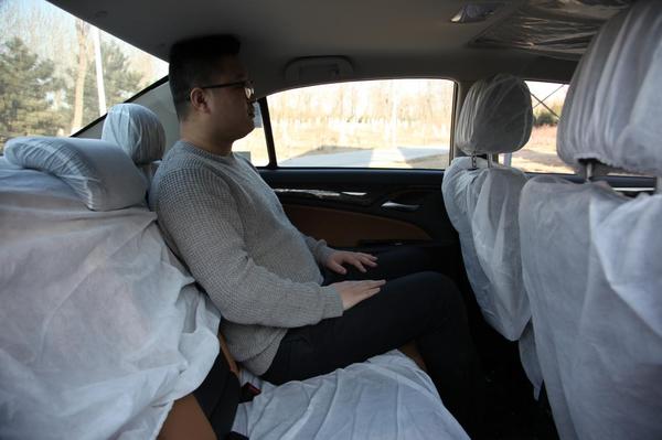 比亚迪秦100油电混合使用感受,比亚迪秦100和秦80怎么区别