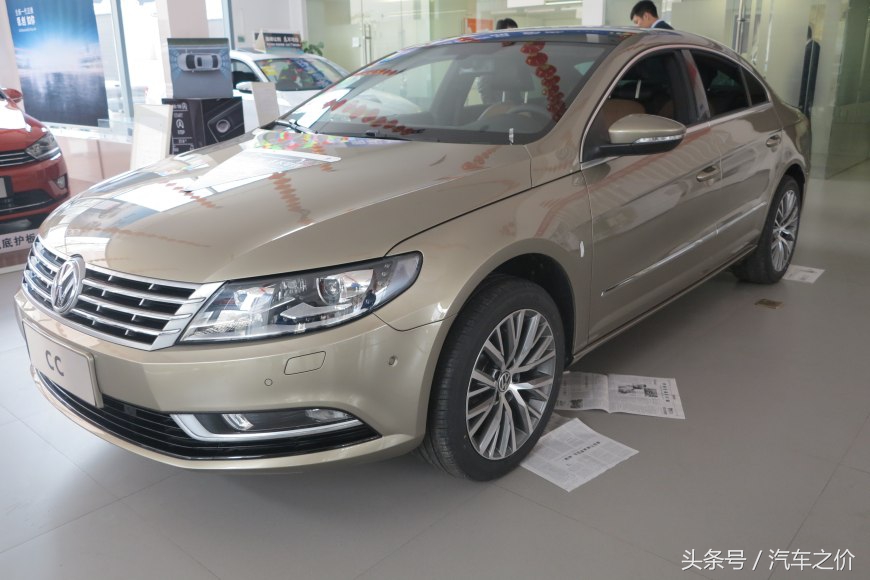 新不如老！降再多也没用，美女体验老款最美CC