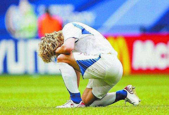 球队降级不离、遭遇财政危机不弃，他就是忠诚的代名词！