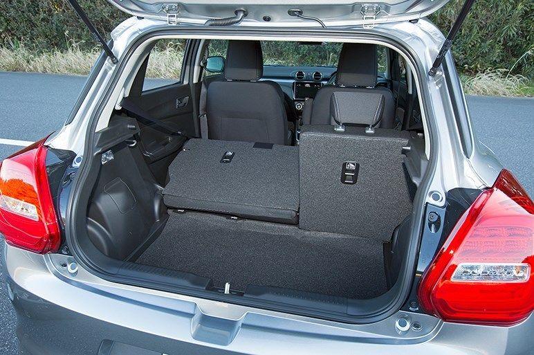 铃木雨燕2024款沉浸式体验,铃木雨燕1.5装机械增压