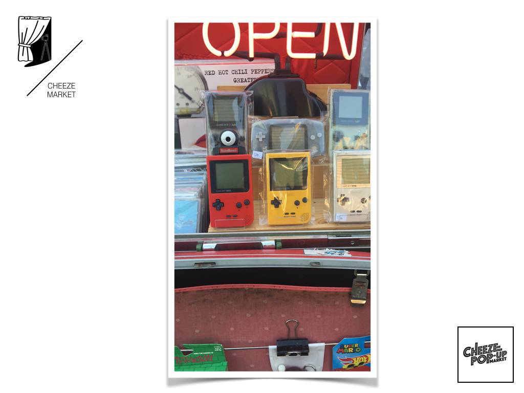 在曼谷,人妖+精油按摩文化市集