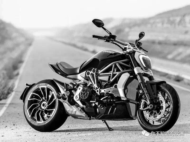 杜卡迪和哈雷摩托车对比,入门杜卡迪还是哈雷