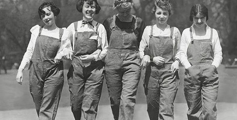 为什么女生喜欢哆啦a梦,为什么女人喜欢穿细吊带