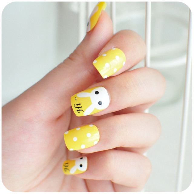 萌萌,站起来?萌萌只属于兔兔美甲的,有证据呢