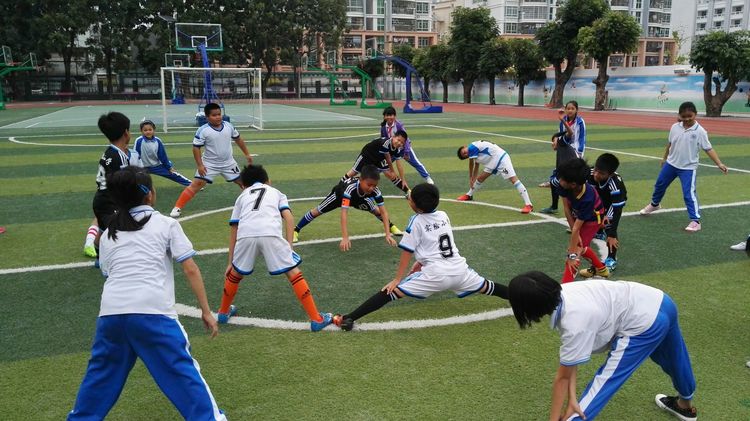 三亚市实验小学七彩光课程,三亚实验小学足球队