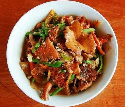 一种抗肉瘤、治糖尿病、美颜的菌菇，只有特定的月份里才有哦