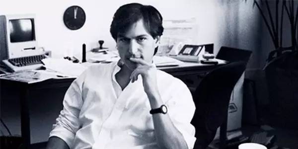 乔布斯手上的精工,当年差点就把瑞士表干掉了