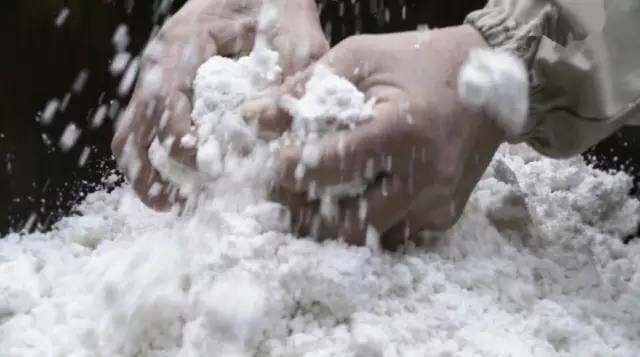 80后老师辞职回乡创业,80后教师辞职卖肉夹馍