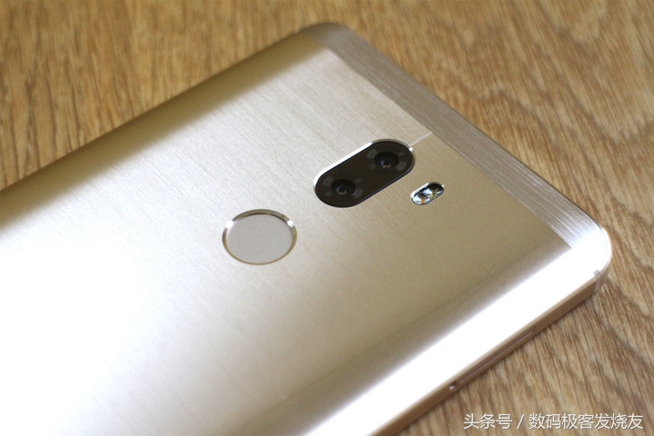 小米5splus参数配置详情,小米5splus评测