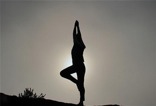 缓解眼睛疲劳的瑜伽方式,缓解肩膀疲劳的瑜伽动作