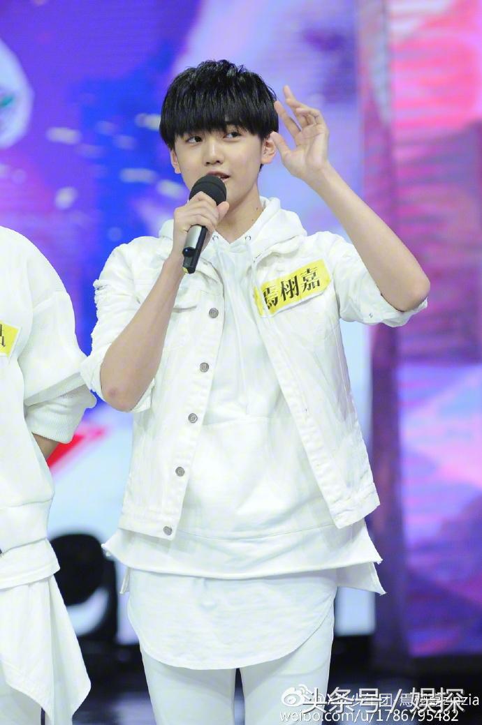 倾世皇妃霍建华扮相,为什么倾世皇妃霍建华是特别出演