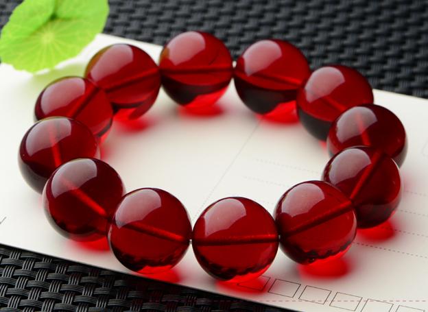 刚买回的蜜蜡为何油乎乎的,蜜蜡买回来后分层了