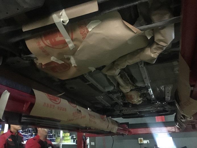 底盘装甲好还是凹凸胶好,底盘装甲好还是防锈好