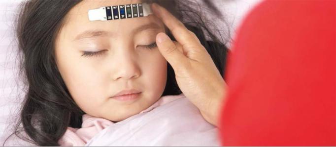 小孩子发烧怎么调理不吃药,孩子发烧可以喂药吗