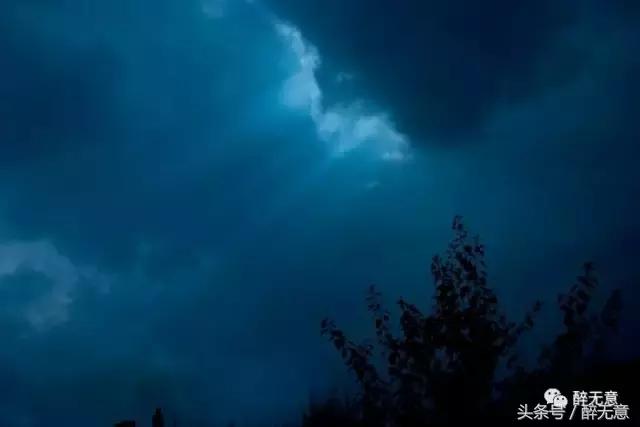 路遇病龙降雨,出手施救,龙感恩赠书,终成一代医圣