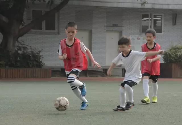 校园足球场地缺少问题,校园足球整体解决方案