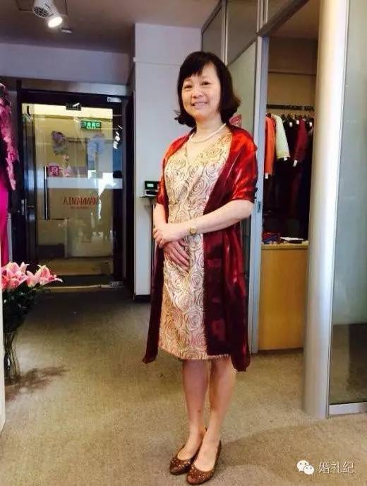 刘诗诗礼服陈妍希礼服,陈妍希陈晓婚礼母亲致辞