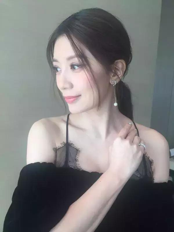 宋慧乔秀贤同款耳环,宋慧乔同款手镯